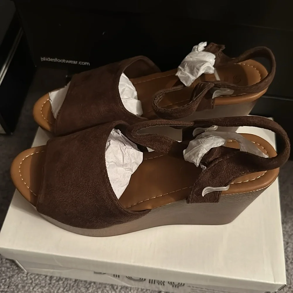 Story Tan Wide-Strap Wedge Sandal
